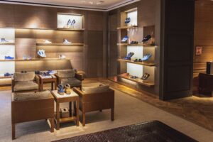 When you think of Houston commercial glass, you’re probably picturing pristine, sleek crystal finishes and modern displays in world-class shopping centers.
